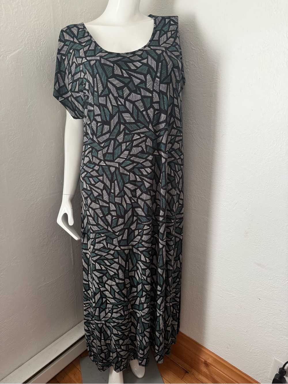 Reitmans Black Maxi Dress with Teal and Light Gray Geometric Print